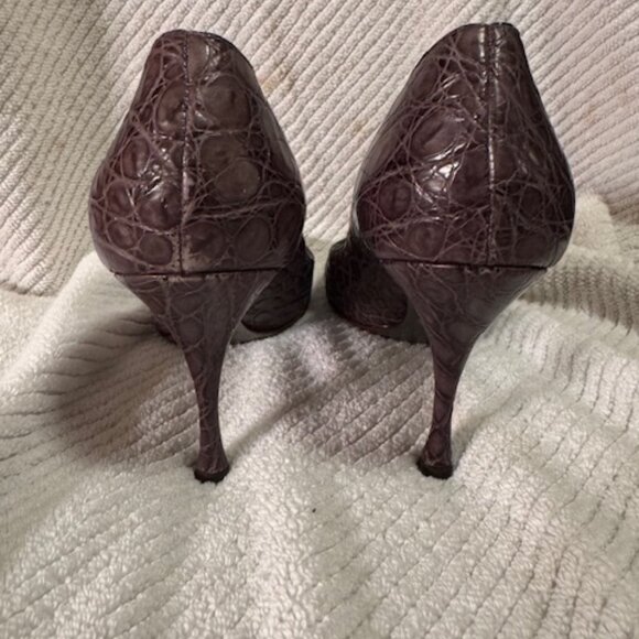 Dolce & Gabbana Alligator Pumps - Picture 5 of 8
